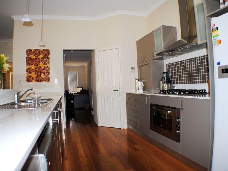 1 Crathes Court, Erskine WA 6210