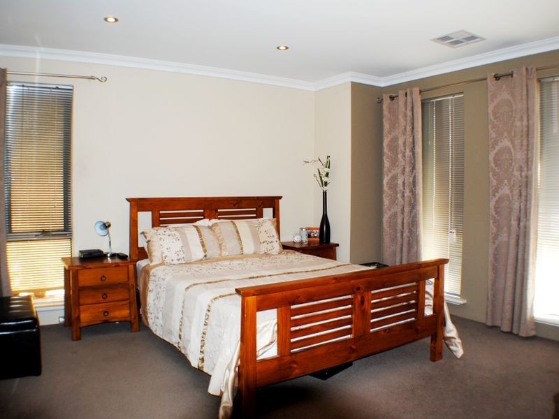 1 Crathes Court, Erskine WA 6210