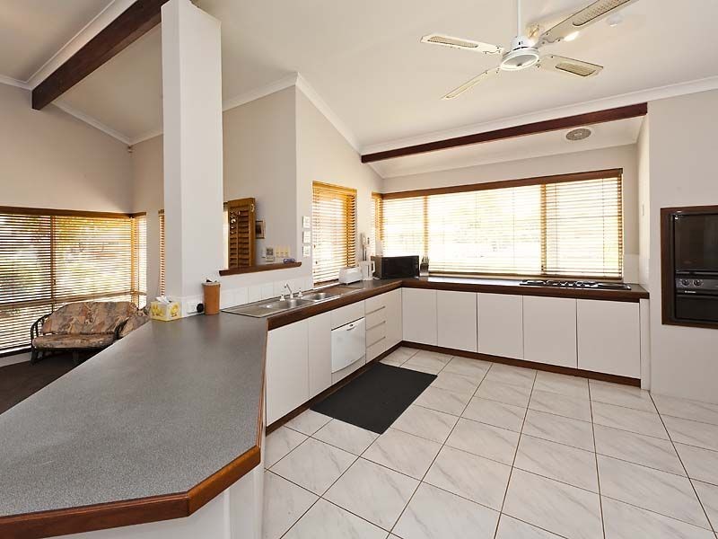 38 Waterside Drive, Dudley Park WA 6210