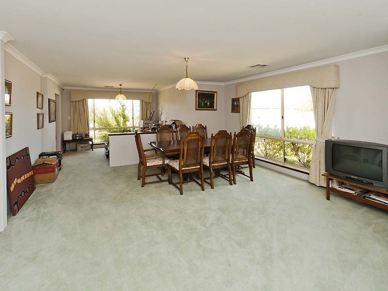 38 Waterside Drive, Dudley Park WA 6210