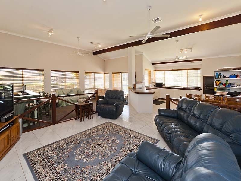 38 Waterside Drive, Dudley Park WA 6210