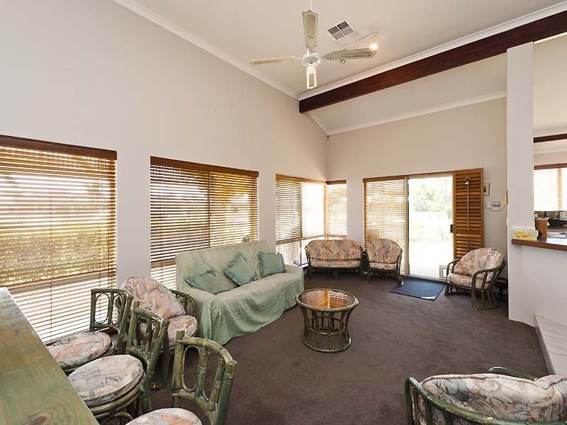 38 Waterside Drive, Dudley Park WA 6210