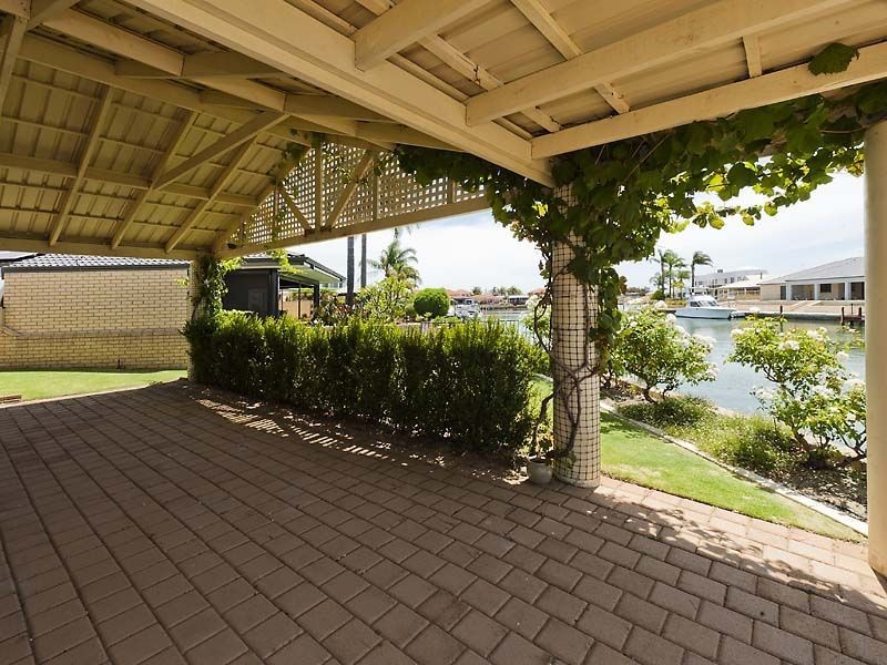 38 Waterside Drive, Dudley Park WA 6210