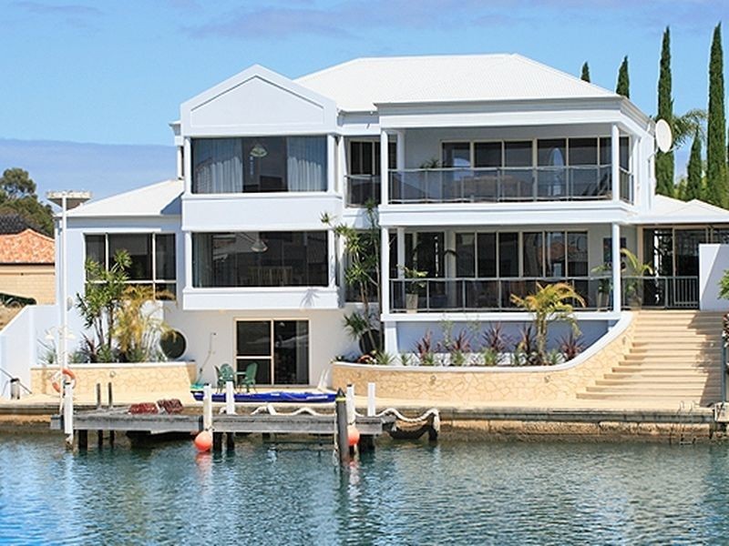 9 Santavea Mews, Halls Head WA 6210