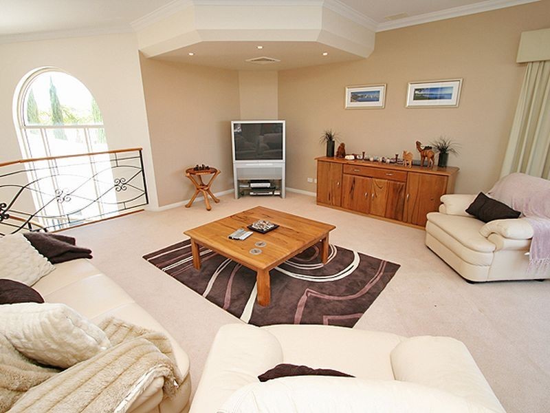 9 Santavea Mews, Halls Head WA 6210