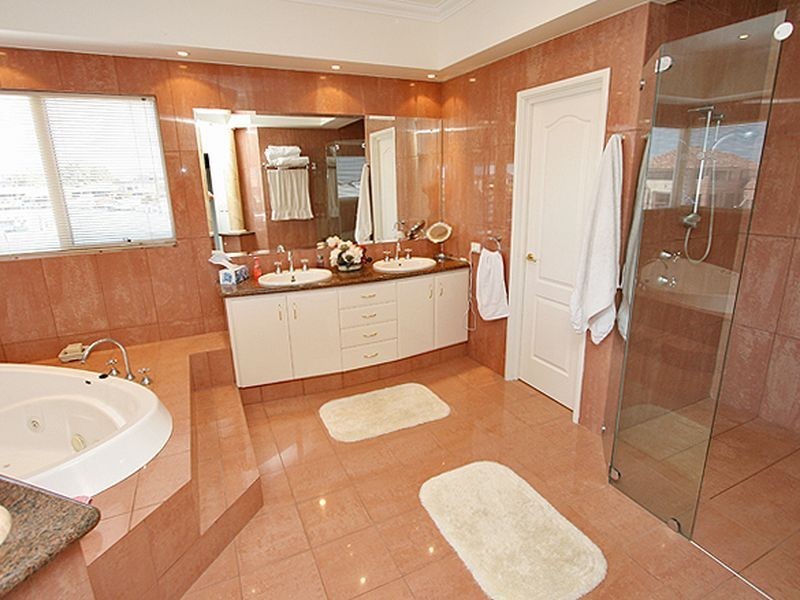 9 Santavea Mews, Halls Head WA 6210