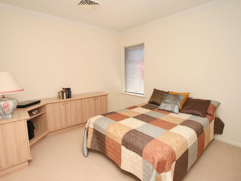 9 Santavea Mews, Halls Head WA 6210