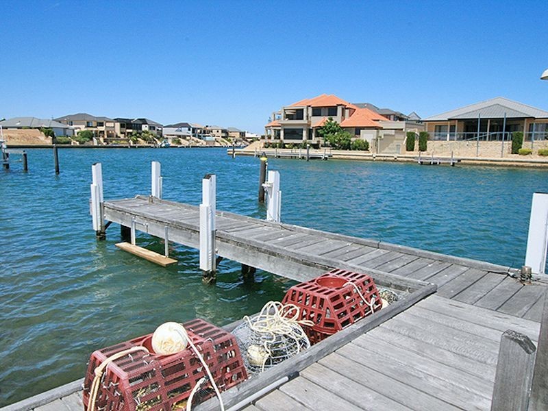 9 Santavea Mews, Halls Head WA 6210