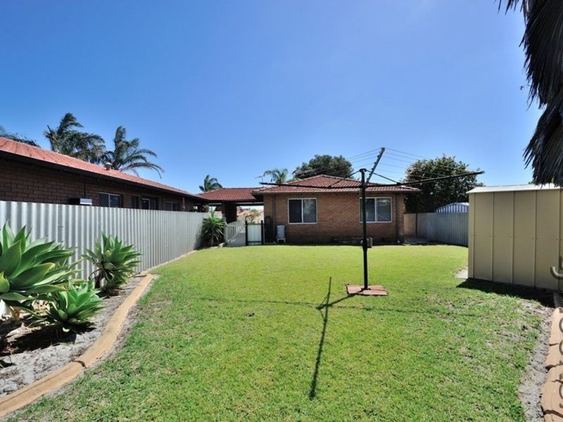 6B Talbot Close, Halls Head WA 6210