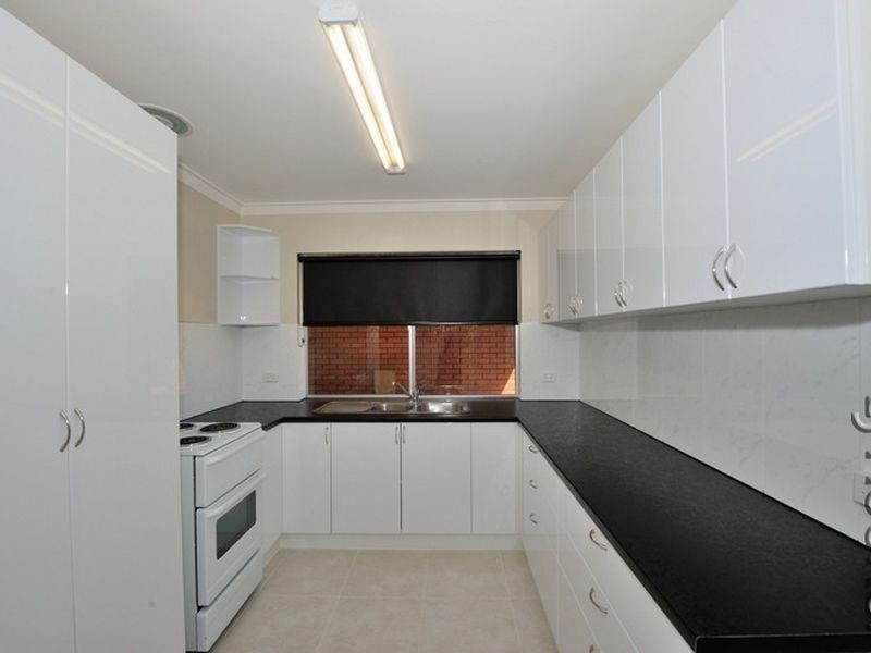 6B Talbot Close, Halls Head WA 6210