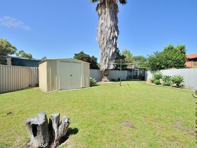 6B Talbot Close, Halls Head WA 6210