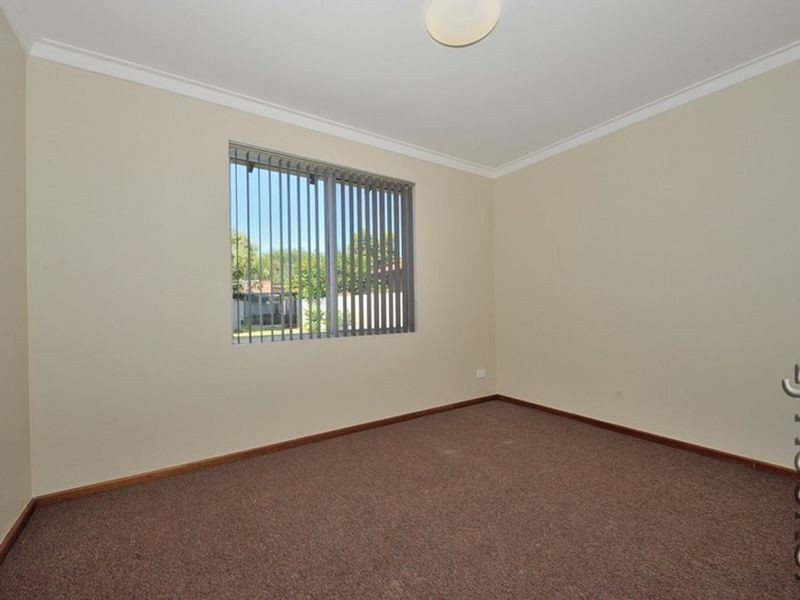 6B Talbot Close, Halls Head WA 6210