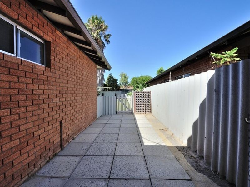 6B Talbot Close, Halls Head WA 6210