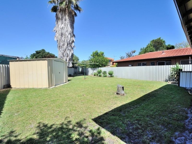 6B Talbot Close, Halls Head WA 6210