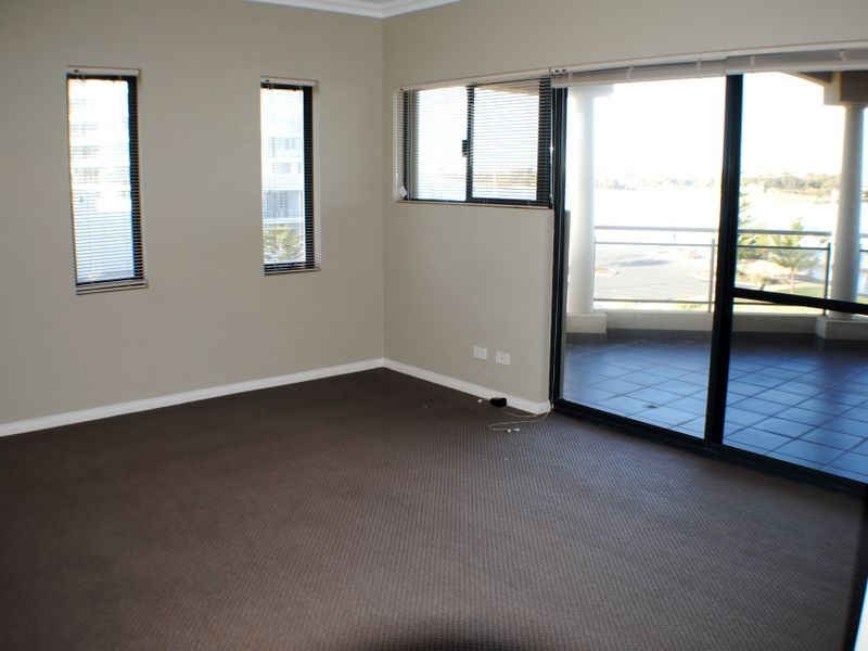 2/4 Dorsodura Way, Mandurah WA 6210
