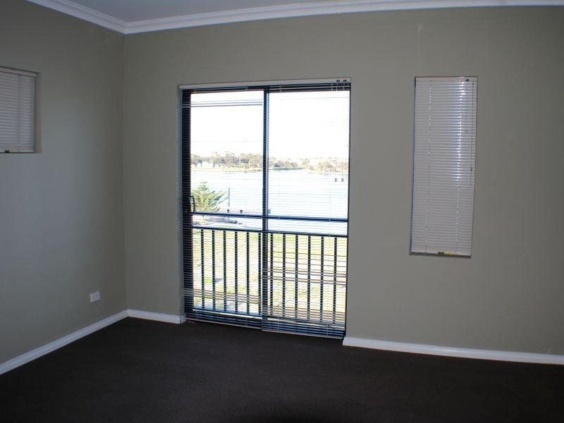 2/4 Dorsodura Way, Mandurah WA 6210