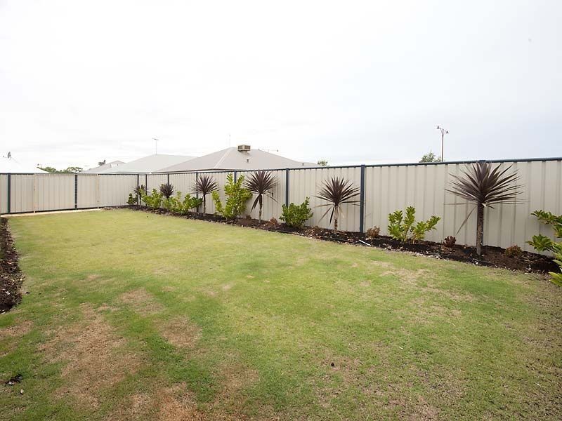6 St Cloud Link, Meadow Springs WA 6210
