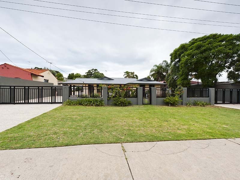 121 Mclarty Road, Halls Head WA 6210