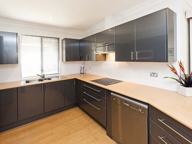 121 Mclarty Road, Halls Head WA 6210