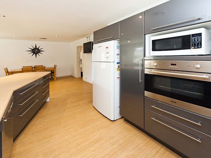 121 Mclarty Road, Halls Head WA 6210