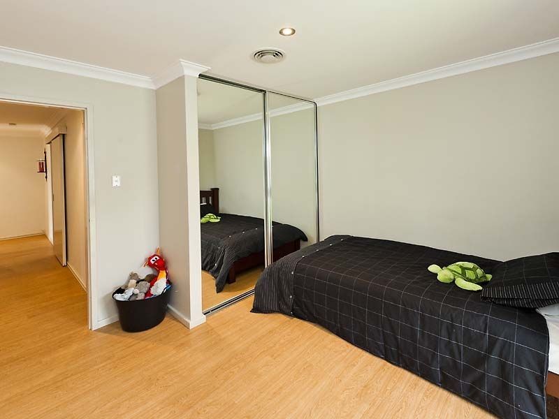 121 Mclarty Road, Halls Head WA 6210