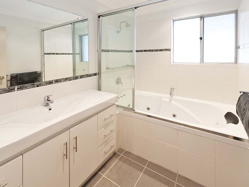 121 Mclarty Road, Halls Head WA 6210