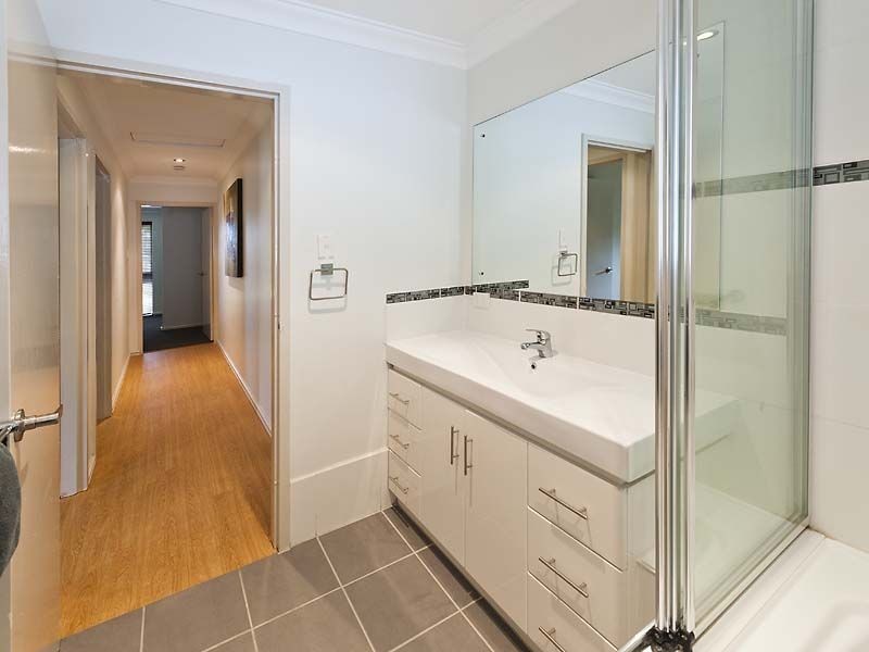 121 Mclarty Road, Halls Head WA 6210