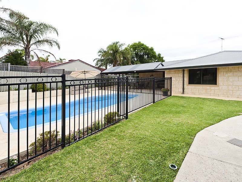 121 Mclarty Road, Halls Head WA 6210