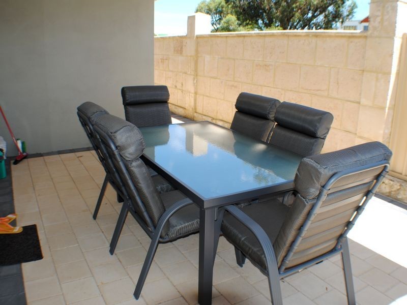 2 Illyarrie Avenue, Falcon WA 6210