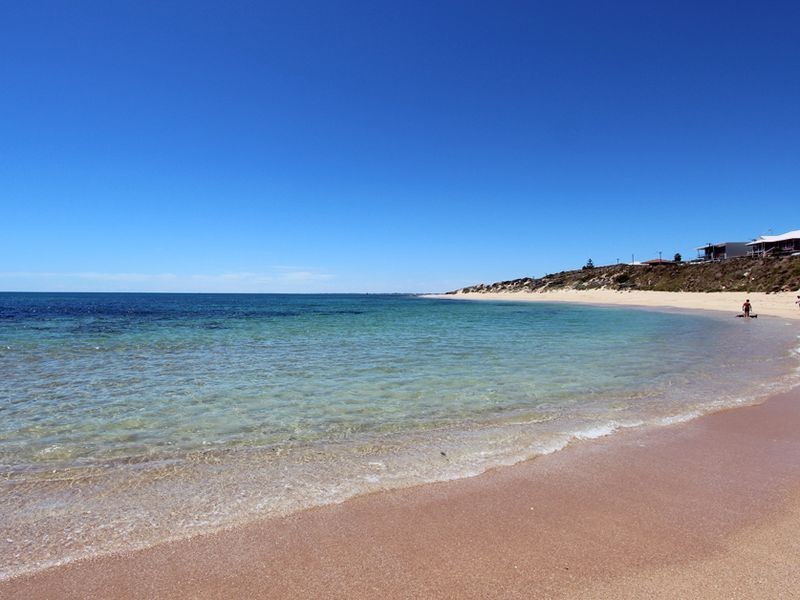 1/4 Oversby Street, Halls Head WA 6210