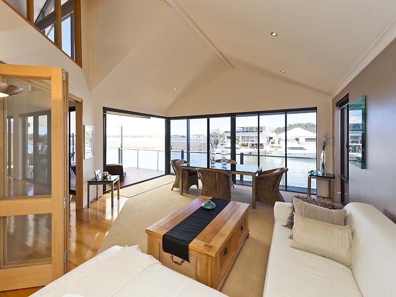 13 Brindabella Crescent, Halls Head WA 6210