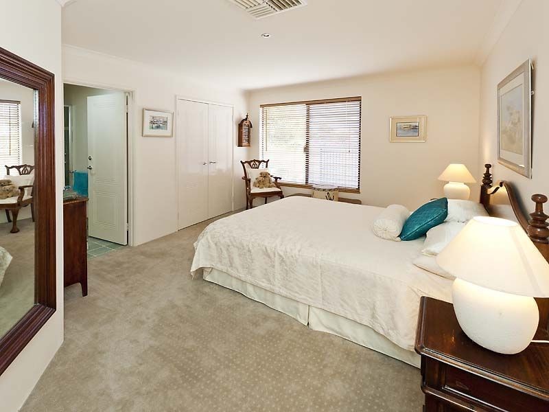 13 Brindabella Crescent, Halls Head WA 6210