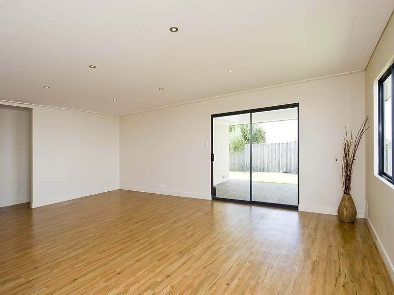 34 Buckingham Drive, Wannanup WA 6210