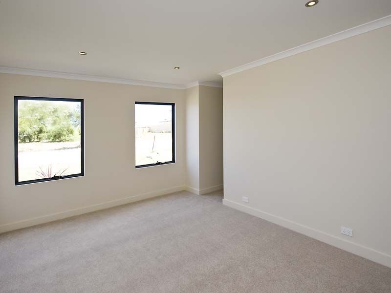 34 Buckingham Drive, Wannanup WA 6210