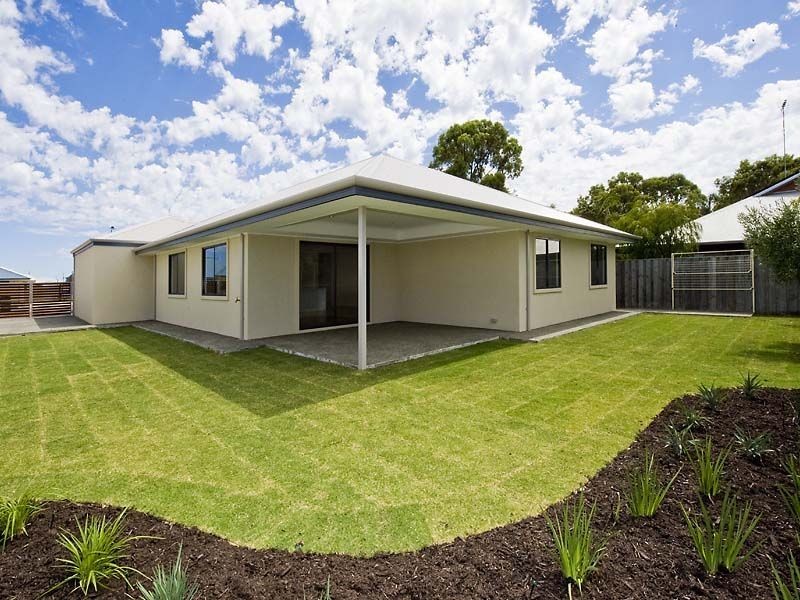 34 Buckingham Drive, Wannanup WA 6210