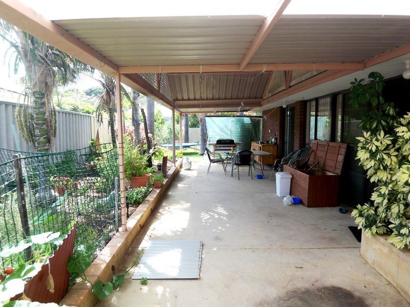 14 Portmarnock Circle, Halls Head WA 6210