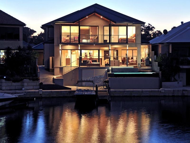 27 Ragamuffin Point, Halls Head WA 6210