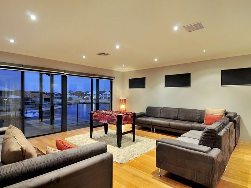 27 Ragamuffin Point, Halls Head WA 6210