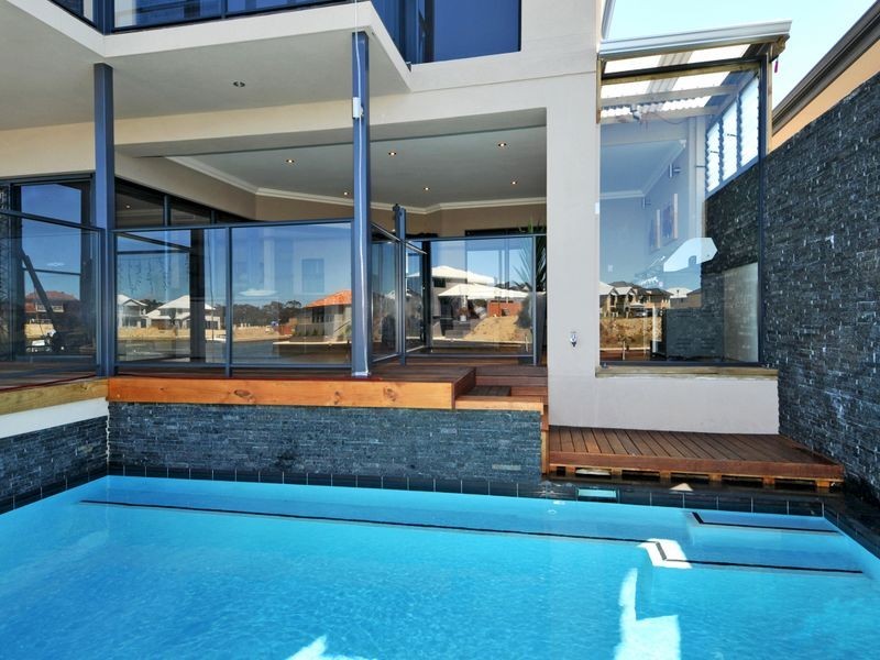 27 Ragamuffin Point, Halls Head WA 6210