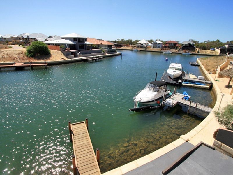 27 Ragamuffin Point, Halls Head WA 6210