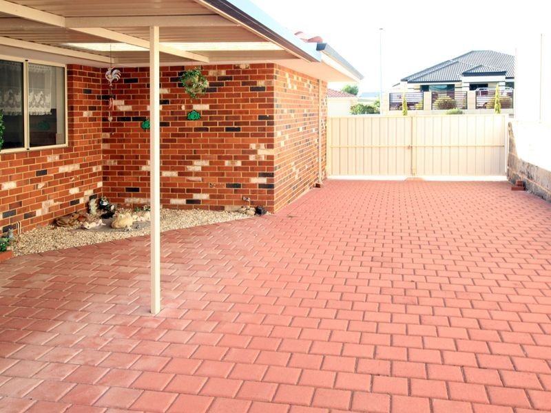 38 Floribunda Avenue, Halls Head WA 6210