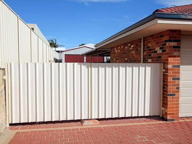 38 Floribunda Avenue, Halls Head WA 6210