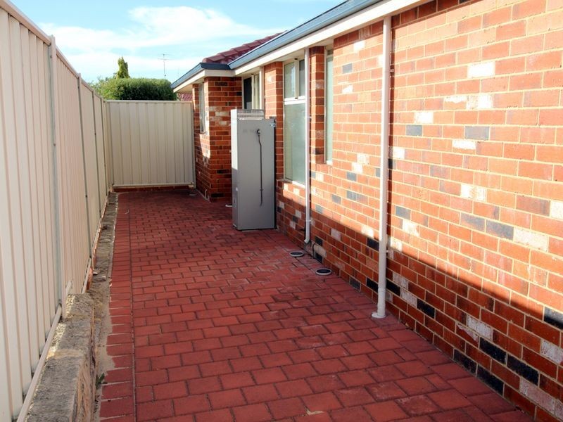 38 Floribunda Avenue, Halls Head WA 6210