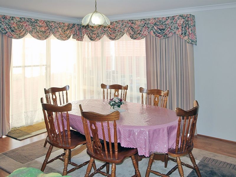 38 Floribunda Avenue, Halls Head WA 6210