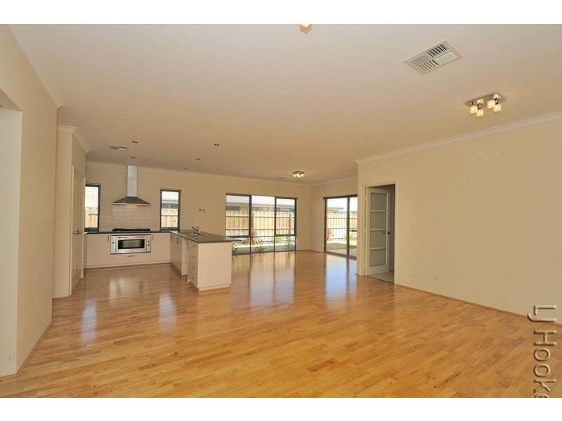9 Skylark Loop, Erskine WA 6210