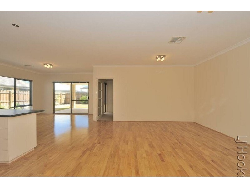 9 Skylark Loop, Erskine WA 6210
