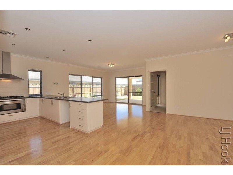 9 Skylark Loop, Erskine WA 6210