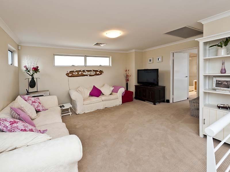 14 Nullagine Pass, Dawesville WA 6211
