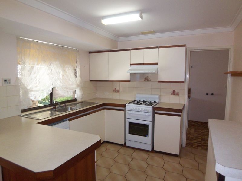 6 Quamby Court, Silver Sands WA 6210