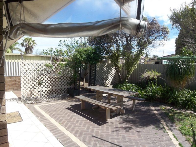 6 Quamby Court, Silver Sands WA 6210